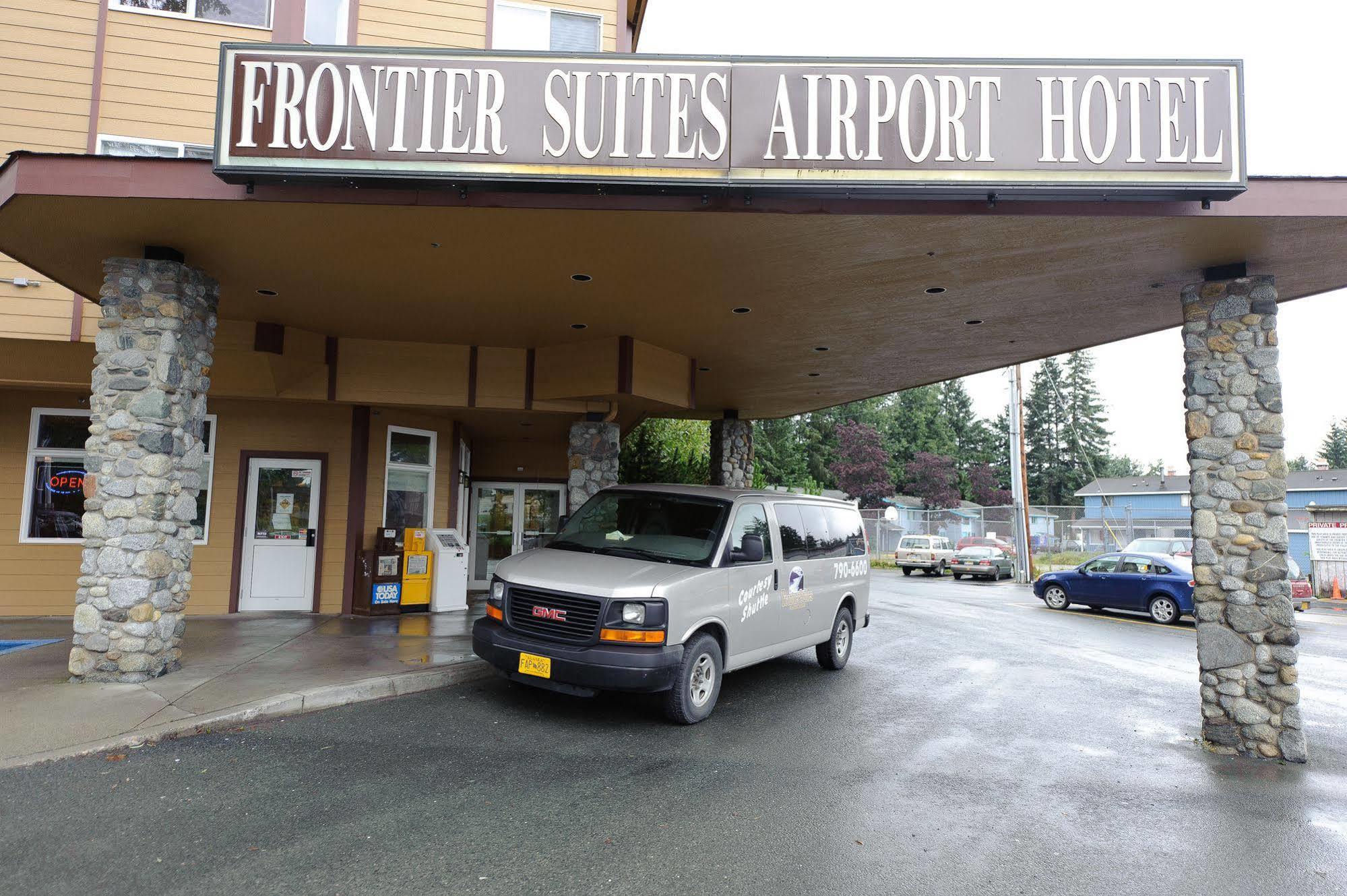 Frontier Suites Hotel In Джуно Экстерьер фото