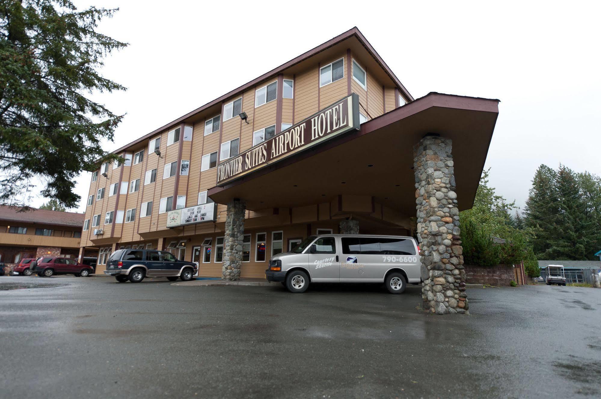 Frontier Suites Hotel In Джуно Экстерьер фото